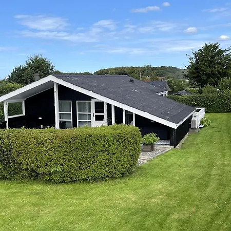 Maaria - 400m From The Sea By Interhome Bogense